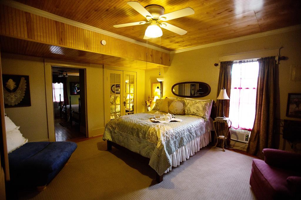 Bees B & B-V Mount Airy Oda fotoğraf